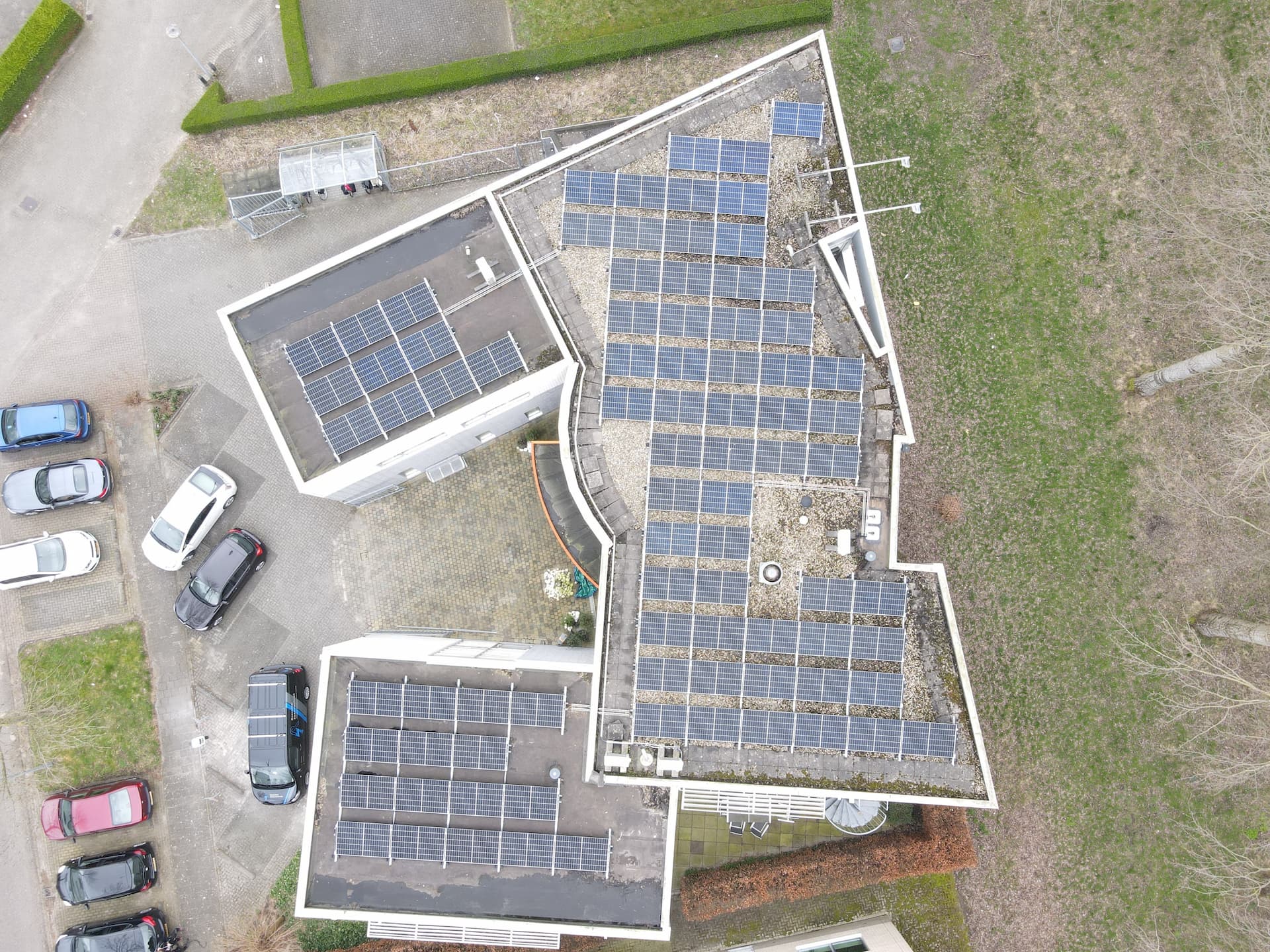 Verduurzamen bedrijfspand te Almere